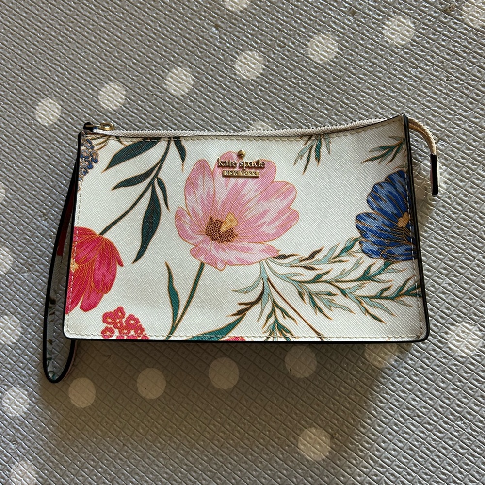 Kate spade floral wristlet